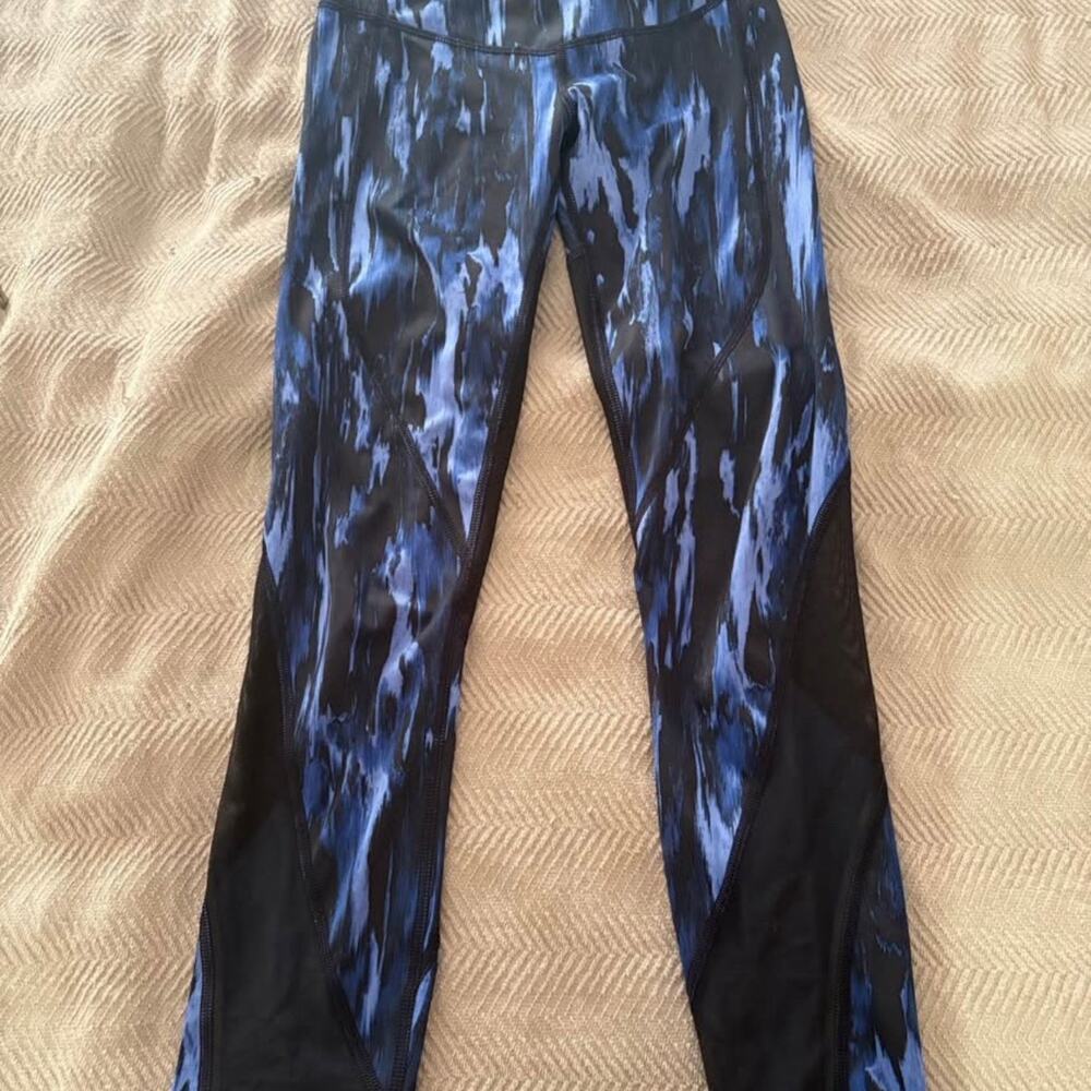 Lululemon All Meshed Up 7/8 Tight Size 2 Black Blue Mesh Athletic Wear